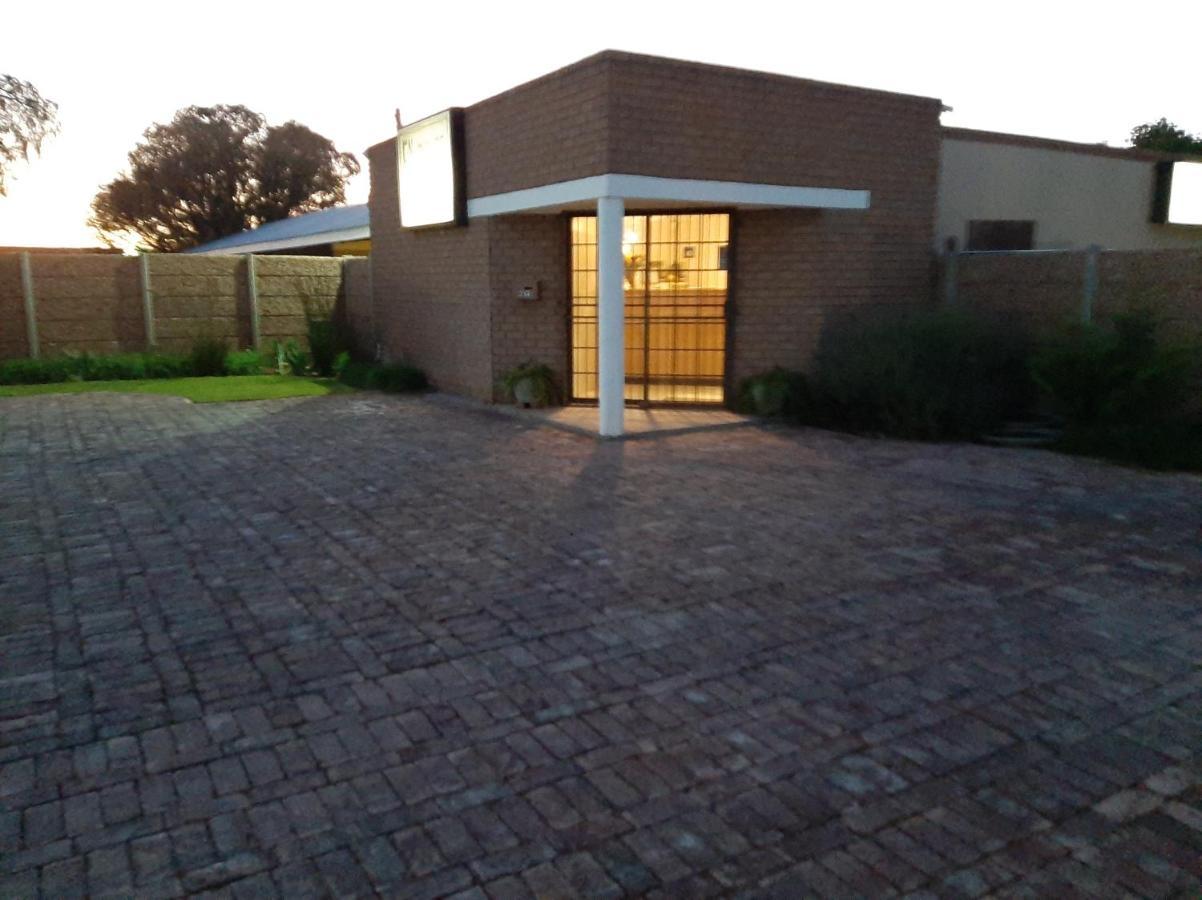 En Route Apartamento Beaufort West Exterior foto